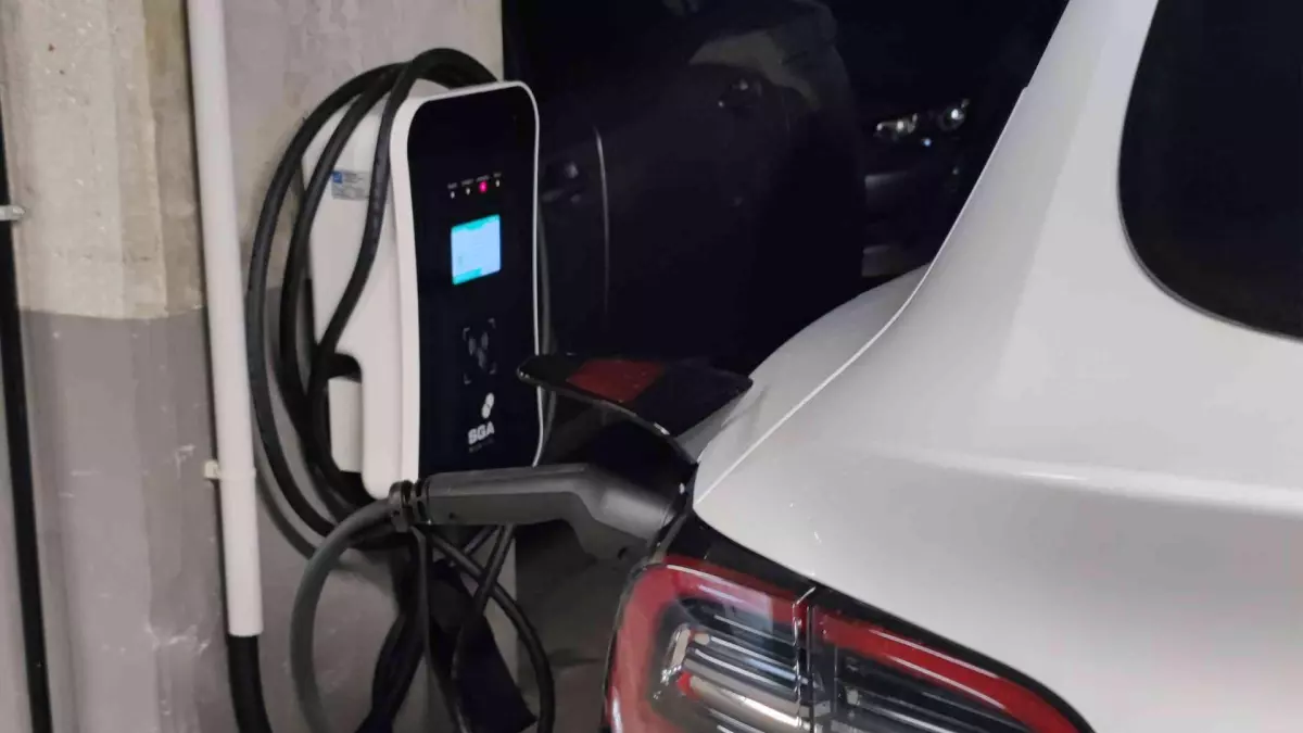 Borne de recharge électrique installée par S2RT