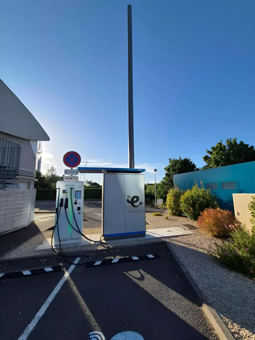 Installation extérieure réalisée par S2RT